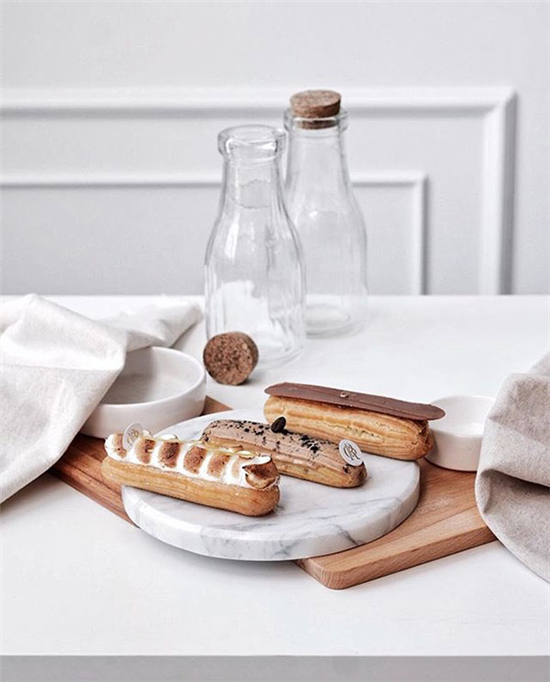 擺一擺桌面的餐具 選好構圖拍出好片