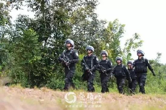 防暴隊員的日常巡邏 防暴隊員的日常巡邏