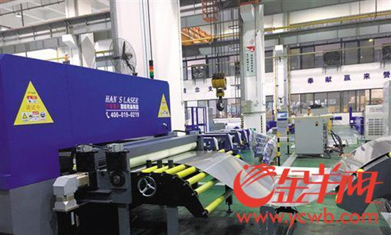 深圳市大族激光車間。記者吳曉嫻/攝