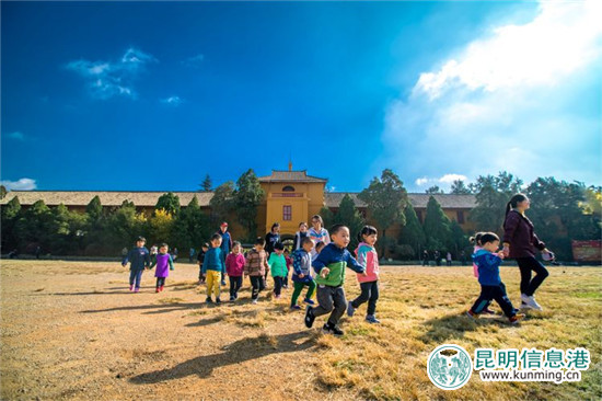 五華區(qū)廉潔文化攝影大賽頒獎(jiǎng) 用鏡頭定格五華光影