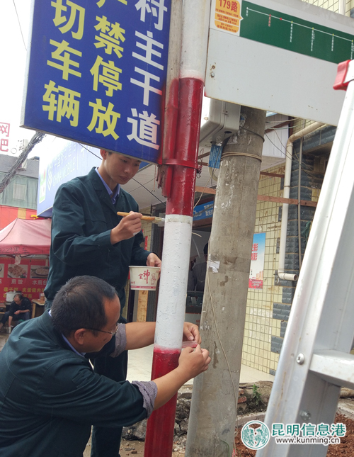 昆明公交三十三車隊開展站牌自檢自查