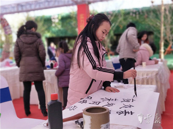 繪出多彩童年 少兒春晚昆明賽區(qū)書(shū)畫(huà)決賽舉行