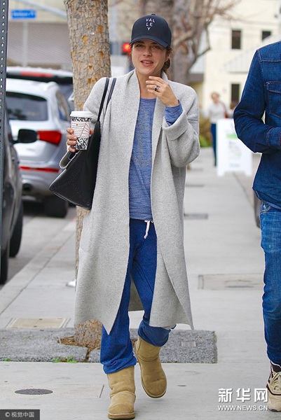 雪地靴幫你在這個(gè)冬天暖成一把火