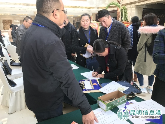 市人大代表陸續(xù)報到 為昆明建設(shè)區(qū)域性國際中心城市建言獻(xiàn)策