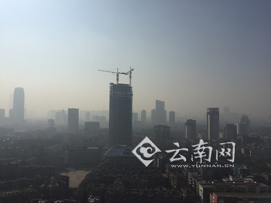 昆明空氣質(zhì)量遭遇“滑鐵盧”現(xiàn)中度污染 市環(huán)保局：氣象原因造成非霧霾