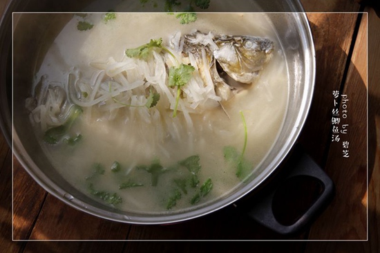 清爽溫潤(rùn)減脂瘦身 推薦蘿卜絲鯽魚(yú)湯