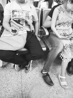 南京南站候車室猥褻女童案引關(guān)注