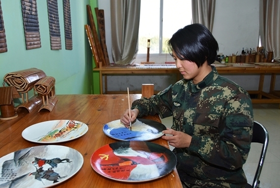 【黨的十九大精神進(jìn)軍營】風(fēng)雨礪劍！火箭兵枕戈待旦只為導(dǎo)彈騰飛