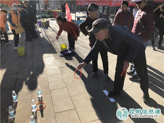 “暖冬”之行 迎新春文化惠民活動(dòng)走進(jìn)嚴(yán)家地社區(qū)