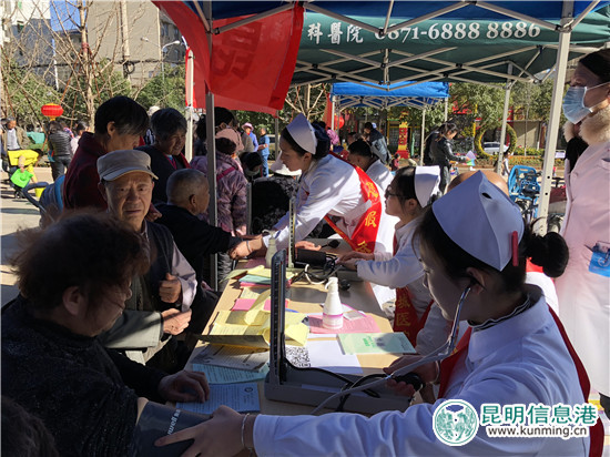 “暖冬”之行 迎新春文化惠民活動(dòng)走進(jìn)嚴(yán)家地社區(qū)