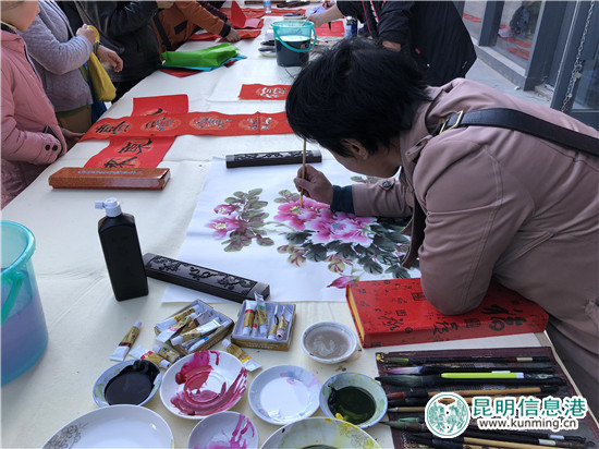 “暖冬”之行 迎新春文化惠民活動(dòng)走進(jìn)嚴(yán)家地社區(qū)