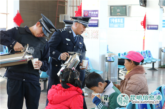 昆明鐵路公安局全力護(hù)航2018春運(yùn) 強(qiáng)化列車安保工作