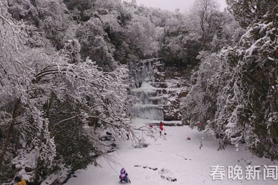 彝良小草壩被“冰封”