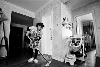 春節(jié)期間家政服務(wù)市場(chǎng)人手緊缺 保姆月薪漲至6500元