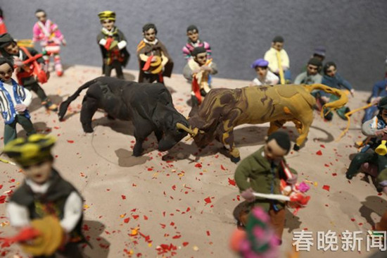 長(zhǎng)達(dá)18米的大型千人面塑 還原云南人古風(fēng)遺俗 長(zhǎng)達(dá)18米的大型千人面塑 還原云南人古風(fēng)遺俗