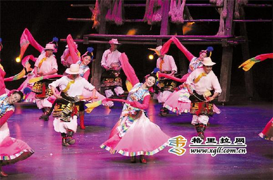 香格里拉:迎新春慰問演出放歌新時(shí)代 香格里拉:迎新春慰問演出放歌新時(shí)代