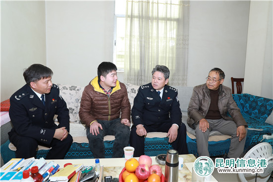 任軍號看望慰問基層民警輔警和離退休老同志