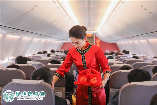 祥鵬航空萬米高空發(fā)福袋 辭舊迎新送祝福