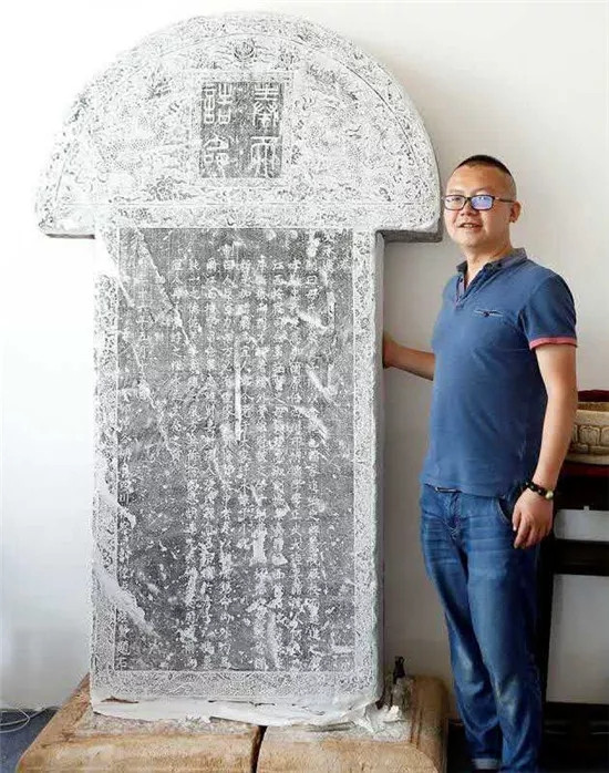 傳拓留影金石為開 這個男人讓中國最古老的印刷術(shù)在彩云之南“活”起來