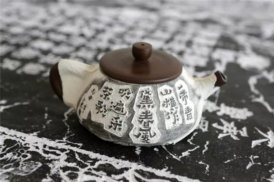 傳拓留影金石為開 這個男人讓中國最古老的印刷術(shù)在彩云之南“活”起來