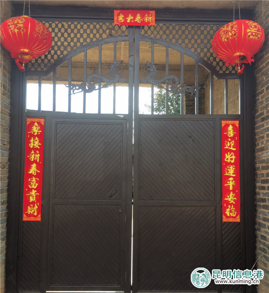 貼好對聯(lián)過大年