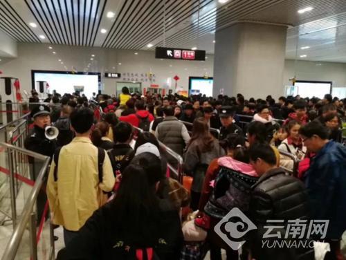 昆明地鐵春節(jié)7天客流量達(dá)192萬人次 比去年同期翻倍