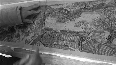 下崗女工花費(fèi)近4年繡出《清明上河圖》 長達(dá)5米