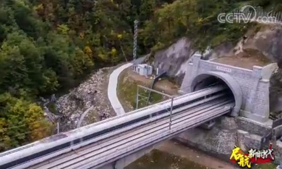 【啟航新時(shí)代】新時(shí)代中國(guó)鐵路用高科技保障安全 迎接大考