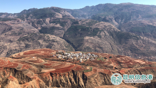 【我在云南過大年】英國外教騎行過春節(jié) 一人一車探索大美云南