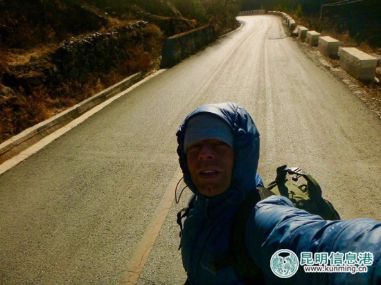 【我在云南過大年】英國外教騎行過春節(jié) 一人一車探索大美云南