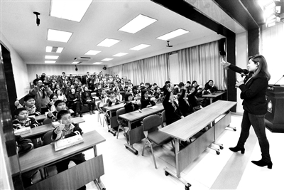 北京市各中小學(xué)開啟新學(xué)期 開學(xué)第一課聚焦冬奧