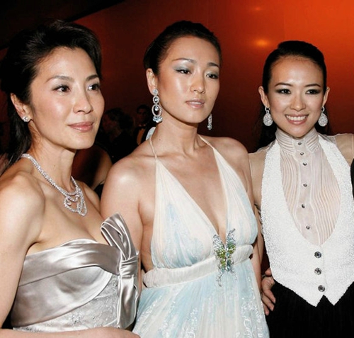 鞏俐章子怡情人節(jié)甜蜜合照 回顧二人精彩瞬間 鞏俐章子怡情人節(jié)甜蜜合照 回顧二人精彩瞬間