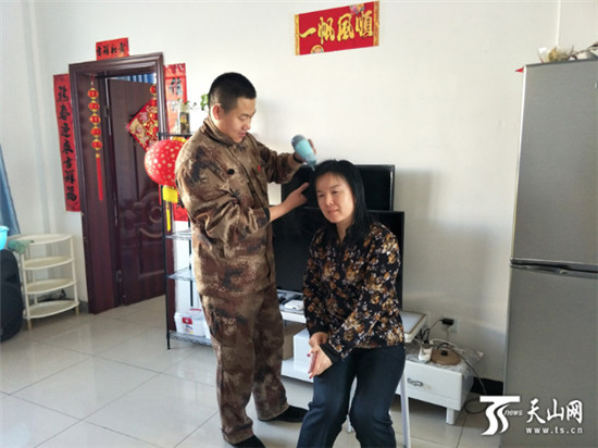 陪“第一書記”在村里度“蜜月” 陪“第一書記”在村里度“蜜月”