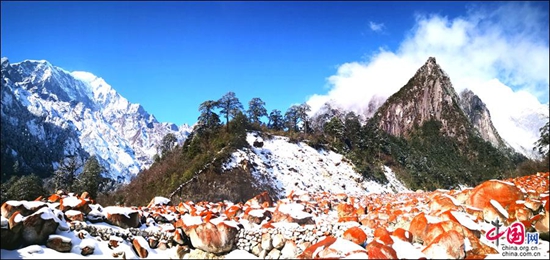 環(huán)貢嘎旅游線——燕子溝白雪紅石醉人心 環(huán)貢嘎旅游線——燕子溝白雪紅石醉人心