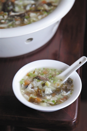 茭白酸湯煮魚面