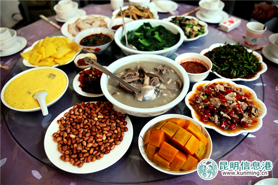 生態(tài)農(nóng)家美食。