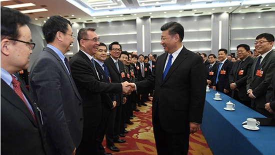 習(xí)近平在看望參加政協(xié)會議的民盟致公黨無黨派人士僑聯(lián)界委員時強調(diào):堅持多黨合作發(fā)展社會主義民主政治 為決勝全面建成小康社會而團結(jié)奮斗 習(xí)近平在看望參加政協(xié)會議的民盟致公黨無黨派人士僑聯(lián)界委員時強調(diào):堅持多黨合作發(fā)展社會主義民主政治 為決勝全面建成小康社會而團結(jié)奮斗