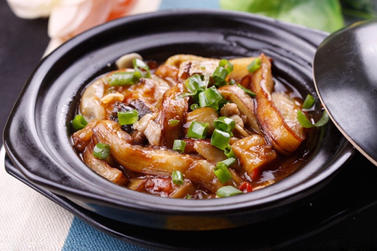 魚香茄子煲的家常做法 一學(xué)就會(huì)
