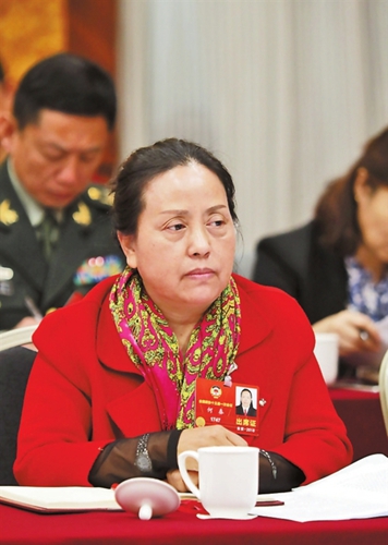 拉祜族全國政協(xié)委員何春:家鄉(xiāng)不再遙遠 拉祜族全國政協(xié)委員何春:家鄉(xiāng)不再遙遠