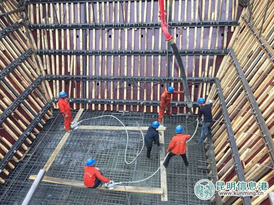 云南省格巧高速開(kāi)展“三搶三抓百日攻堅(jiān)”勞動(dòng)競(jìng)賽