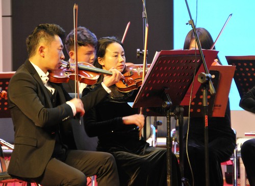 首席小提琴蕭瑞光