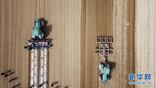 改革創(chuàng)新潮涌動 激活發(fā)展新引擎 改革創(chuàng)新潮涌動 激活發(fā)展新引擎