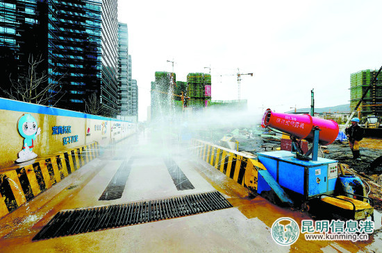 針對工地揚塵治理不力 主城五區(qū)住建局接受人大常委會質(zhì)詢