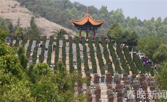 “二維碼公墓”現(xiàn)身昆明 掃碼可隔空祭奠逝者