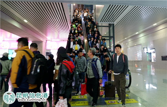 云南鐵路7日迎返程客流高峰 預(yù)計發(fā)送旅客23萬人次