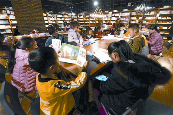 今年清明昆明共125.4萬(wàn)人祭掃