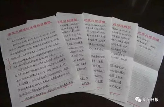 他們送別烈士時沒有鮮花，卻被彈幕暖哭了！