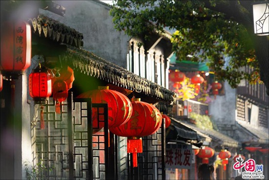 煙花三月晴空下的周莊 迷醉在江南春色里