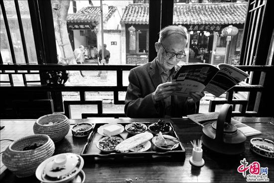 煙花三月晴空下的周莊 迷醉在江南春色里