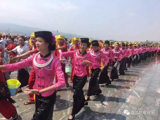 老板 我要請假去德宏過潑水節(jié)